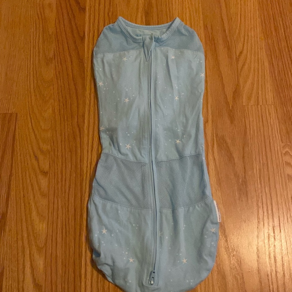 Happiest baby swaddle